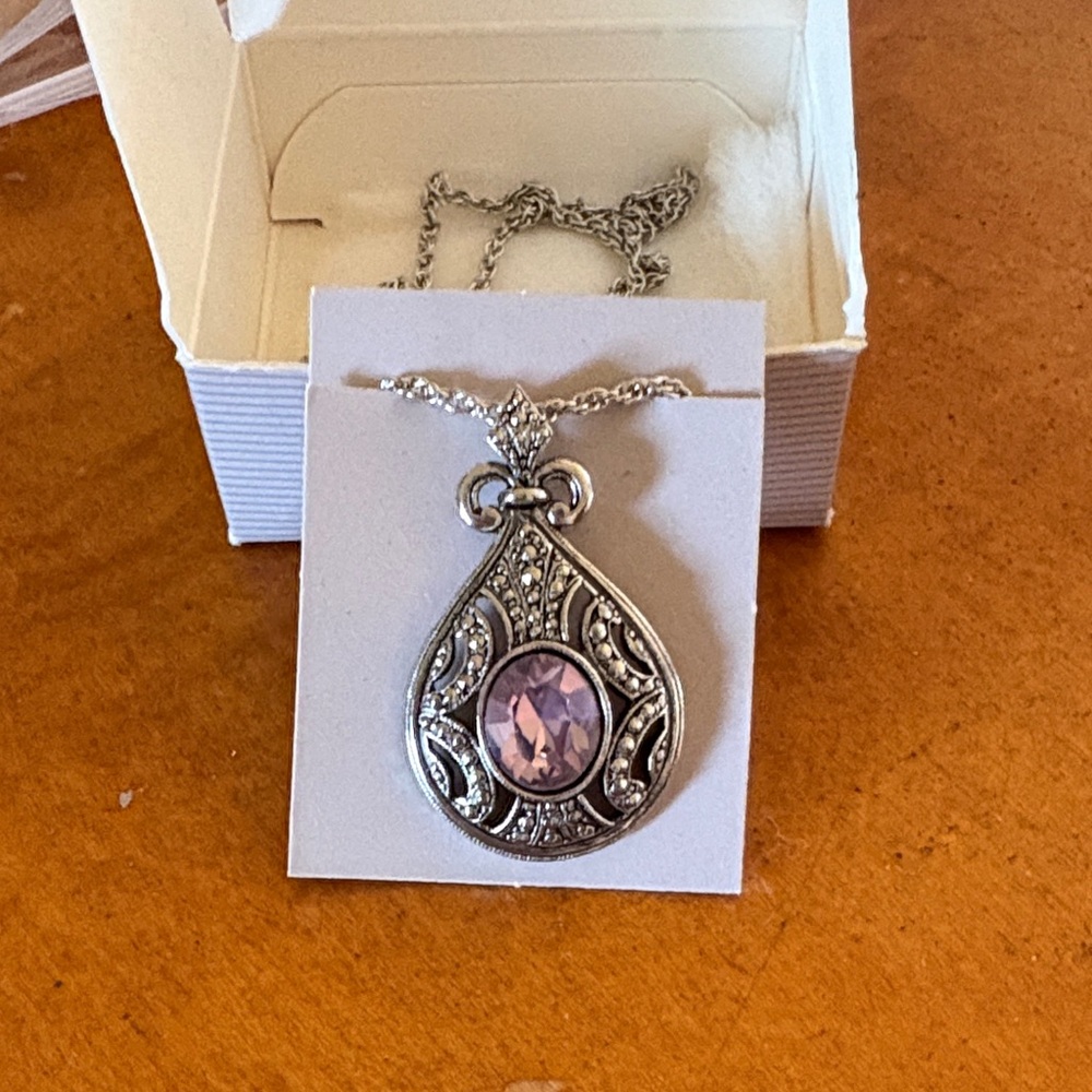 AVON Silver Pendant Necklace with Light Purple Crystal